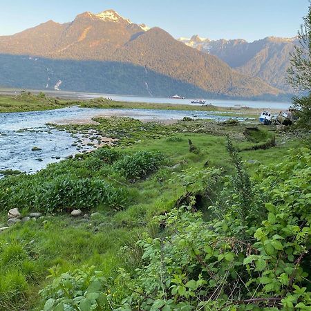 Cabanas & Tinajas Entre Volcanes Hornopiren Kültér fotó