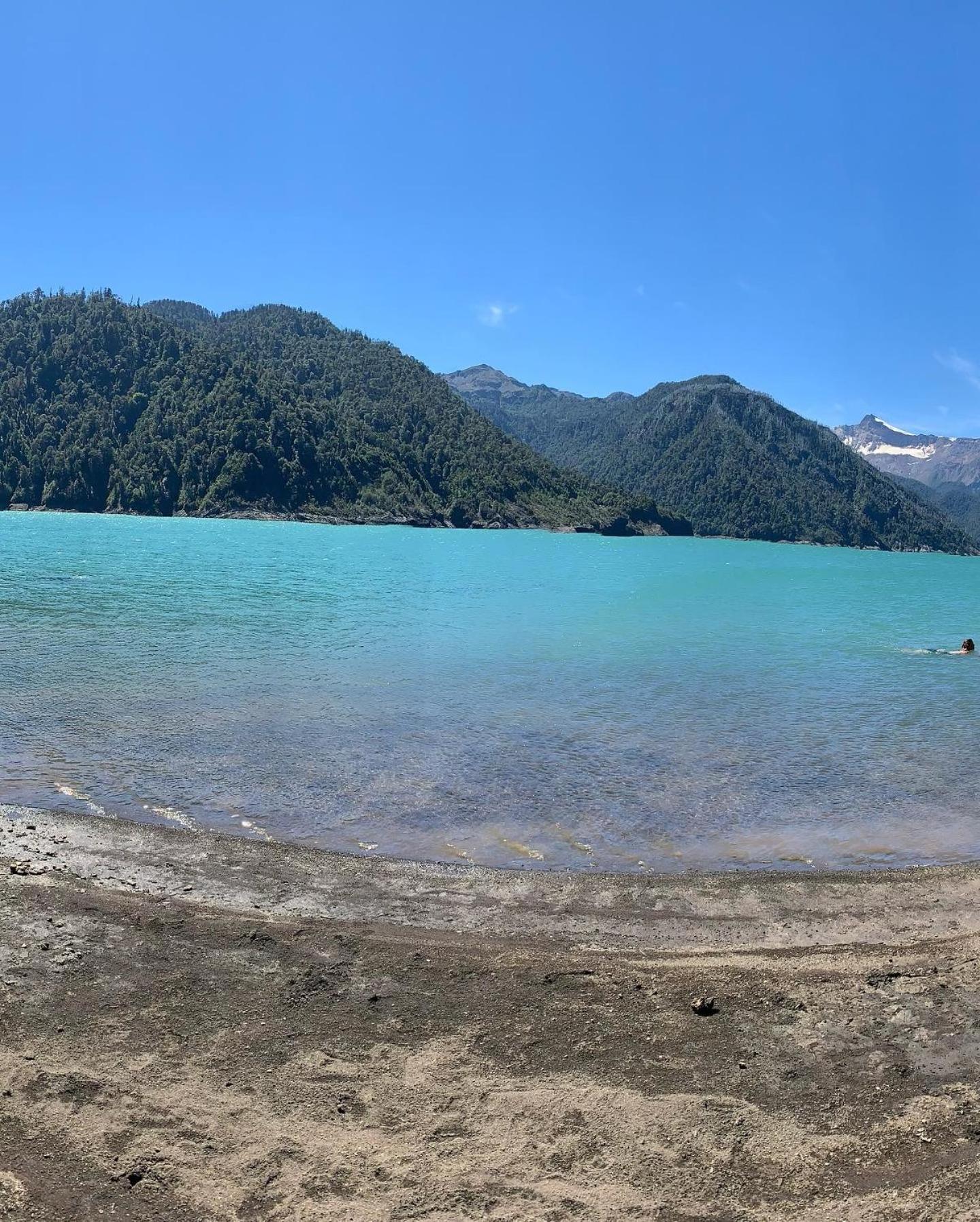 Cabanas & Tinajas Entre Volcanes Hornopiren Kültér fotó